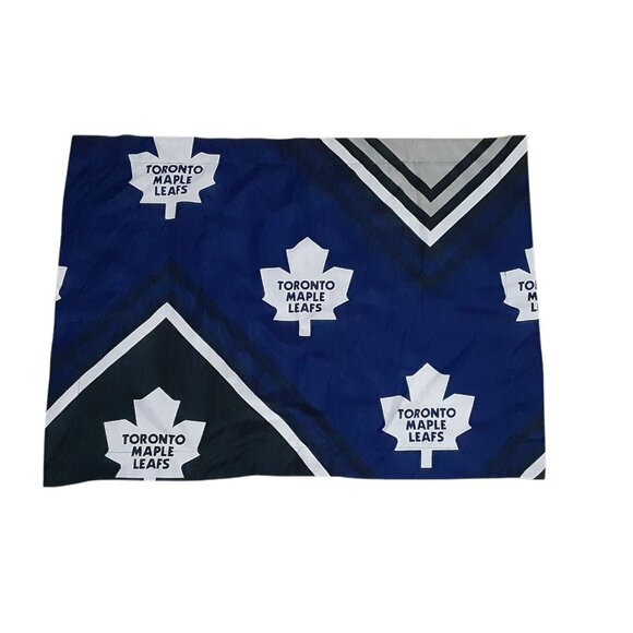 Set of 2 Toronto Maple Leaf Pillow Cases/Shams 32.5" x 24" NWOT - Picture 1 of 2